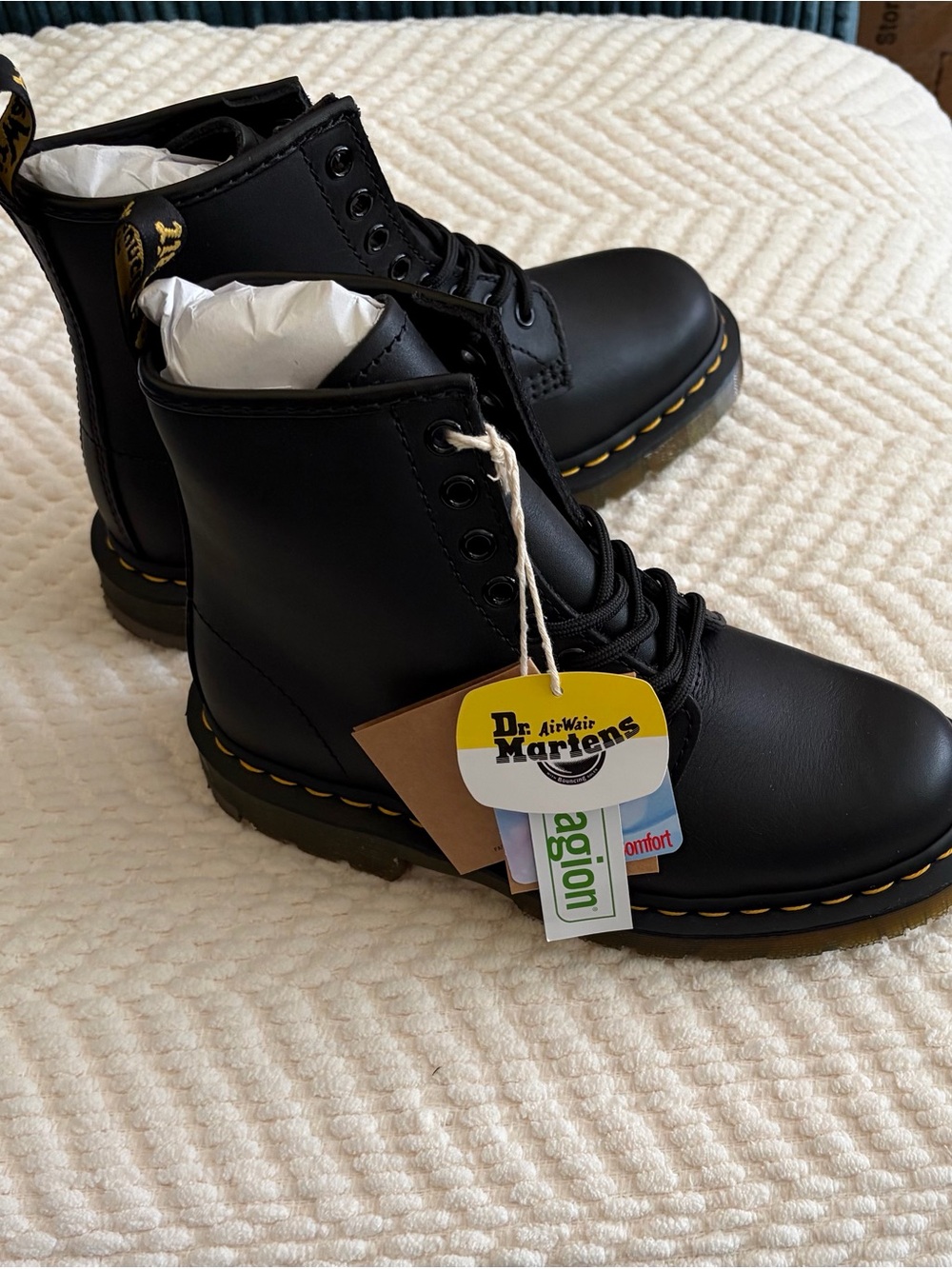 NWT in box Dr. Martens classic 1460 black smooth Leather Lace-Up Boots womens 6